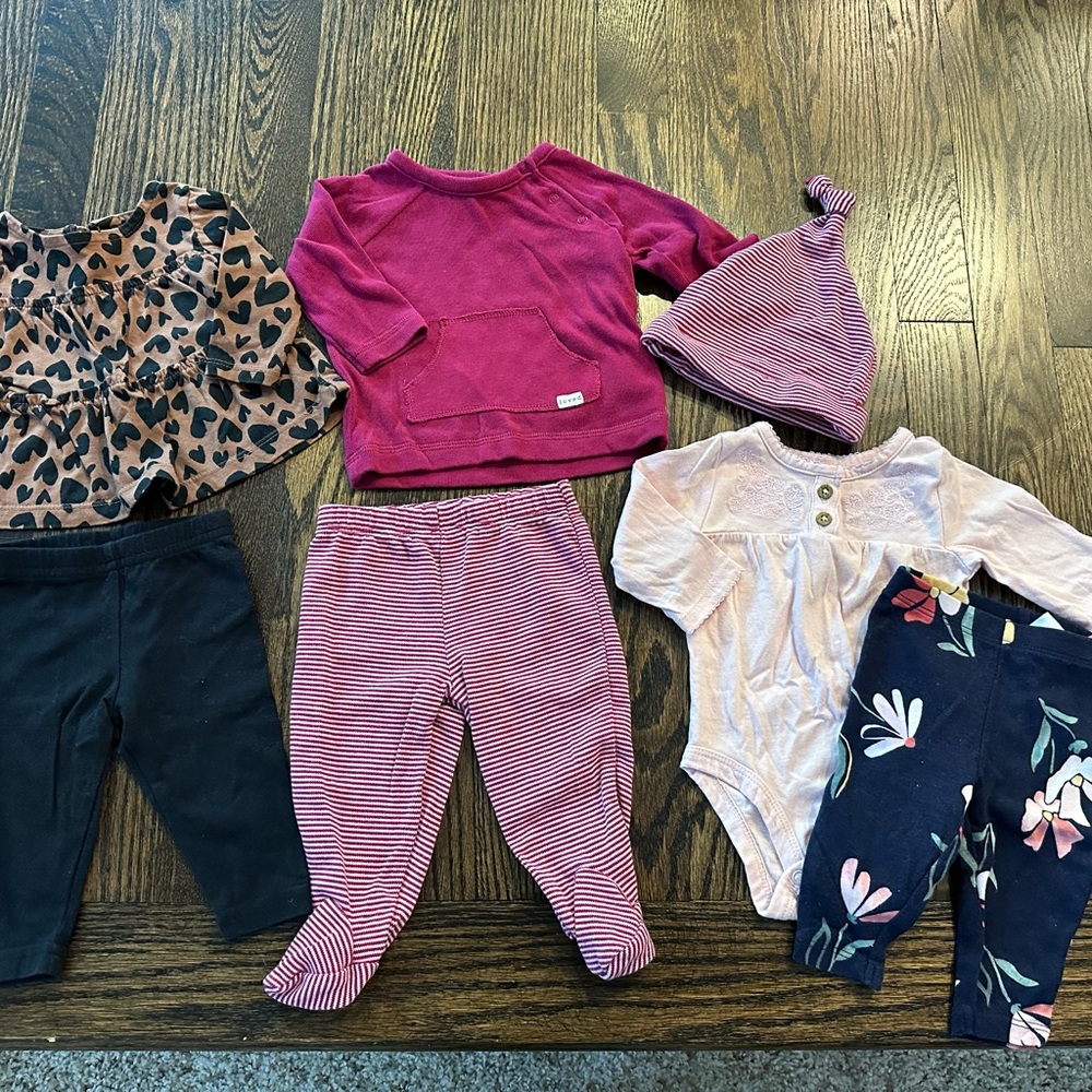 Carters Baby Girl Outfit Lot 0-3 Months